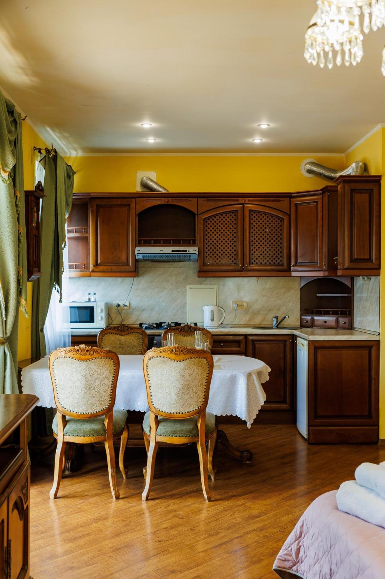 Квартира Антиквара У Центрі Полтави Мережа Alexapartments Документи Для Відряджень Безконтатне Заселення Цілодобово Poltawa Exterior foto